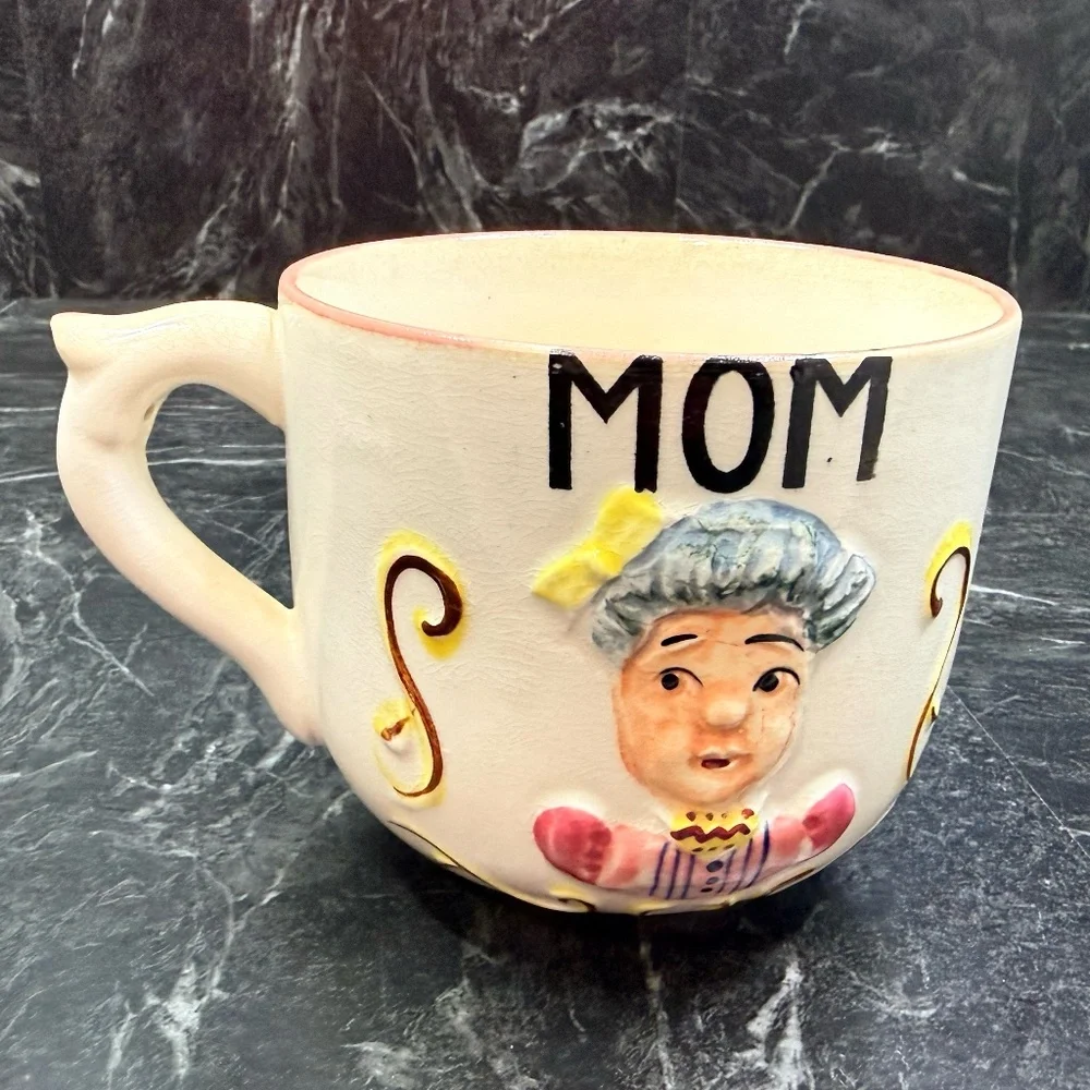 LEFTON “Mom” Mug